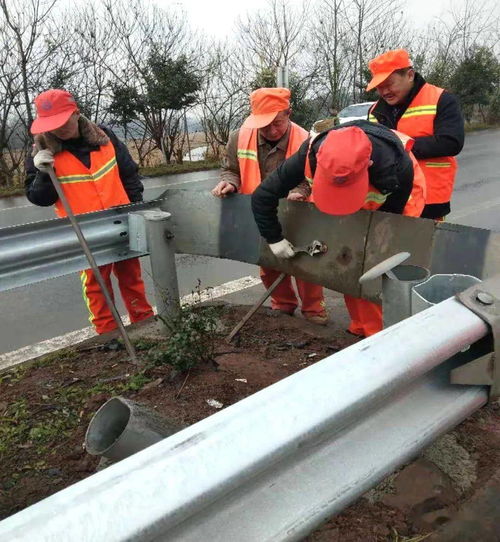 广安公路直属养护全面强化春季公路养护，保障道路安全畅通